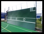 Montaż ścianki do tenisa